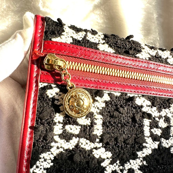 LIMITED EDITION GUCCI Monogram Tweed Clutch - Picture 5 of 8